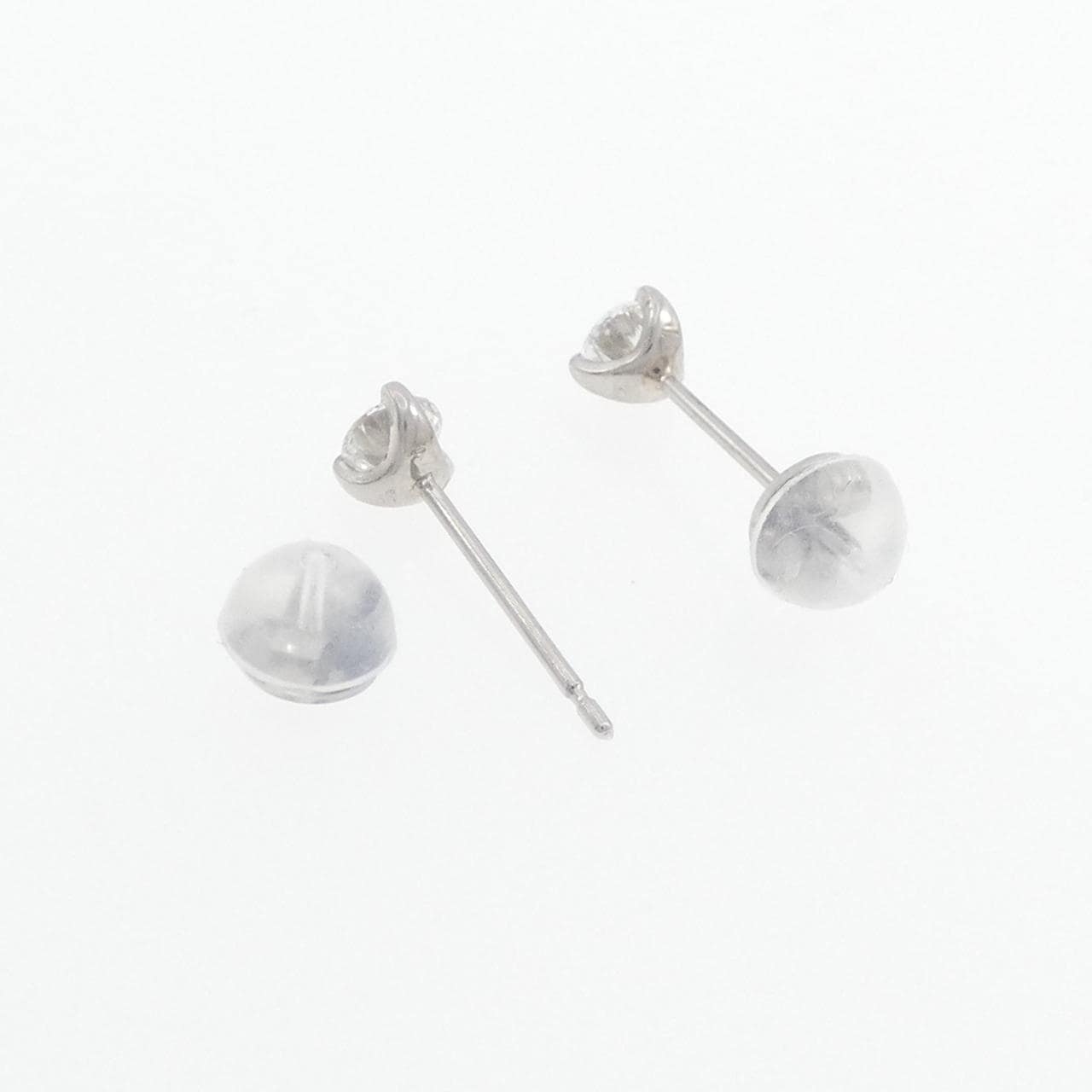 PT900 ソリティア ダイヤモンド ピアス 0.30CT