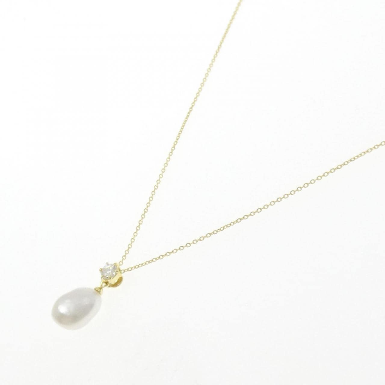 K18YG White Butterfly Pearl necklace