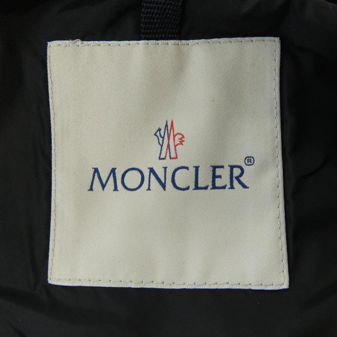 モンクレール MONCLER ダウンジャケット