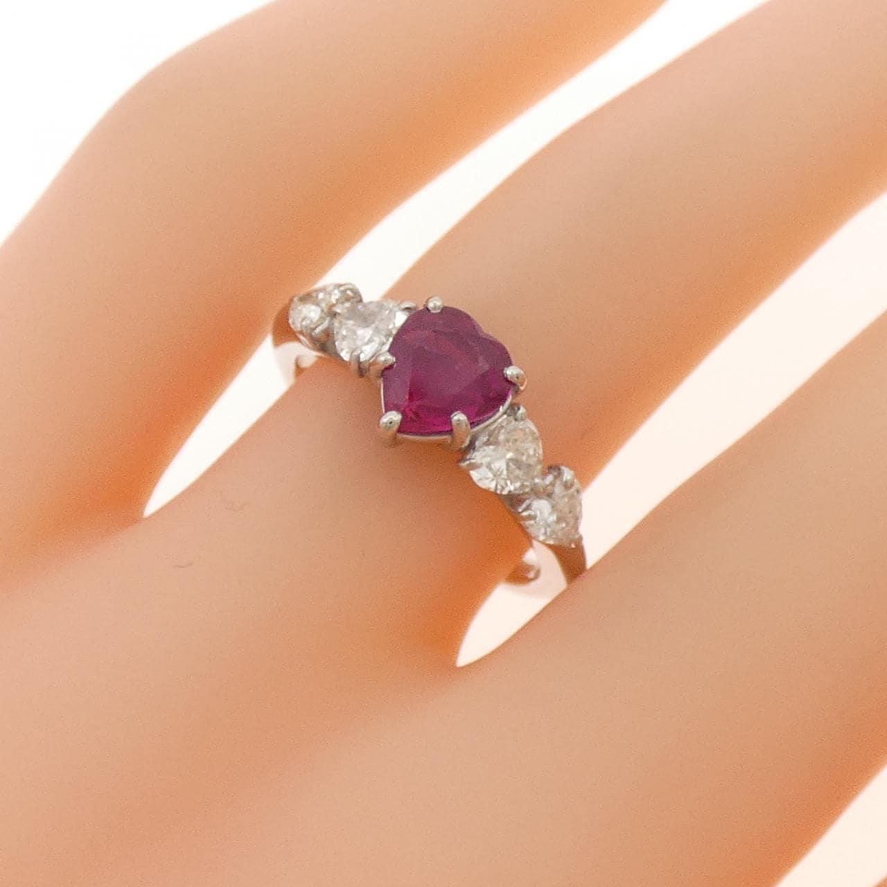 PT900 ハート ルビー リング 1.16CT