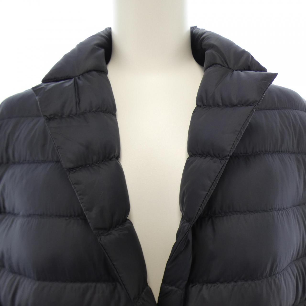 モンクレール MONCLER ダウンジャケット