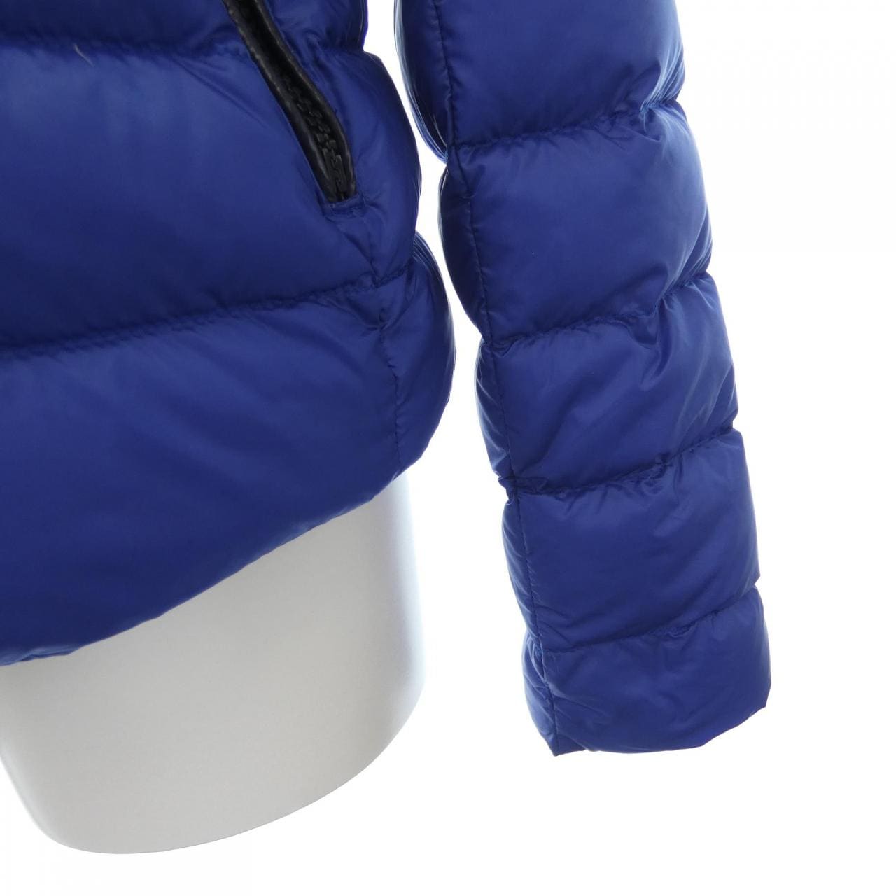 モンクレール MONCLER SEOUL ダウンジャケット