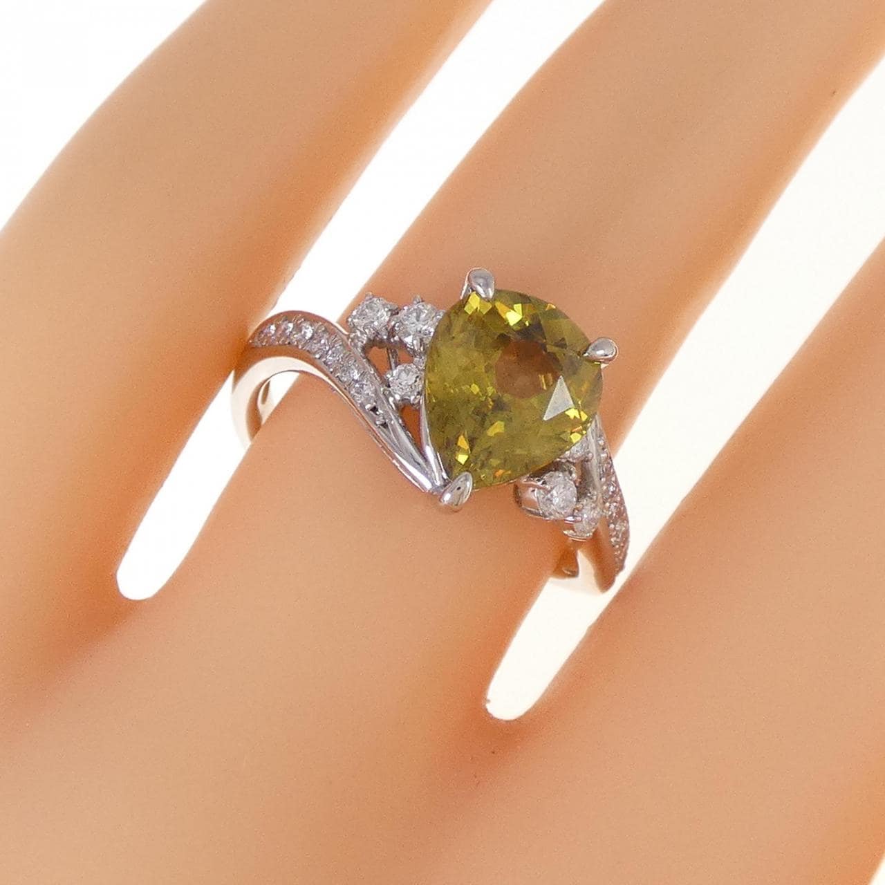 PT スフェーン リング 2.08CT