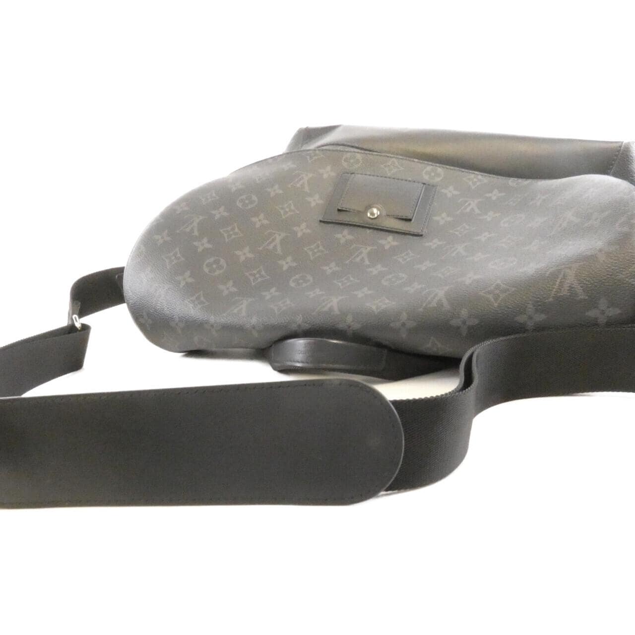 ルイヴィトン モノグラム エクリプス メッセンジャー ヴォワヤージュ MM M40510 ショルダーバッグ