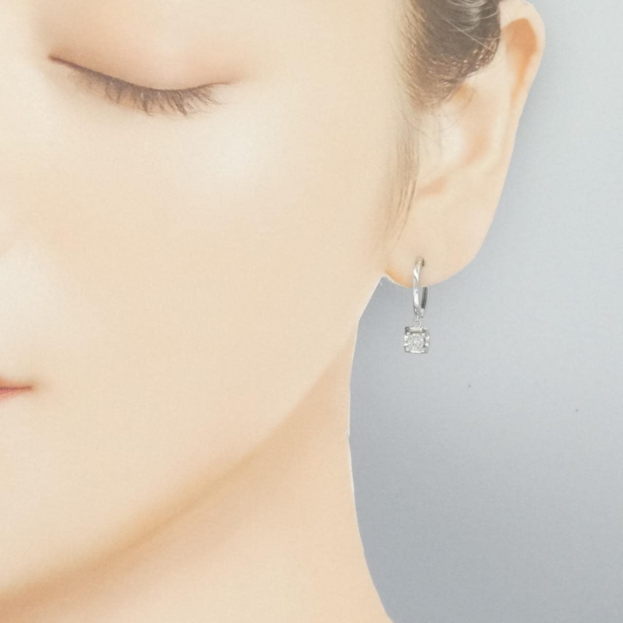 750WG ダイヤモンド ピアス 0.066CT