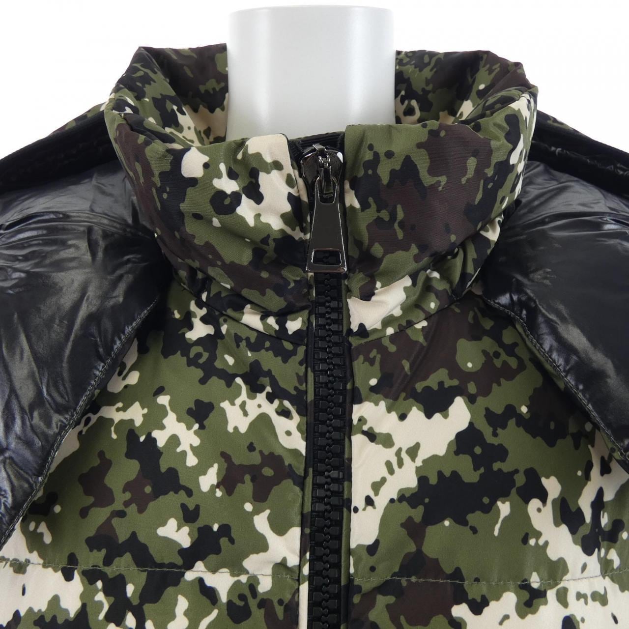 モンクレール MONCLER BADYMORE ダウンジャケット