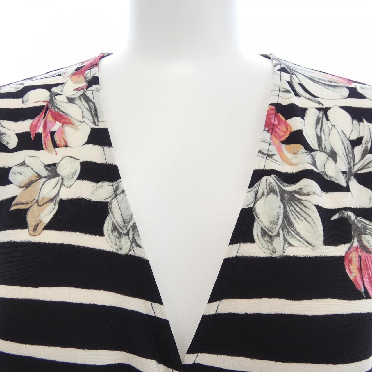 ビーシービージーマックスアズリア BCBGMAXAZRIA ワンピース
