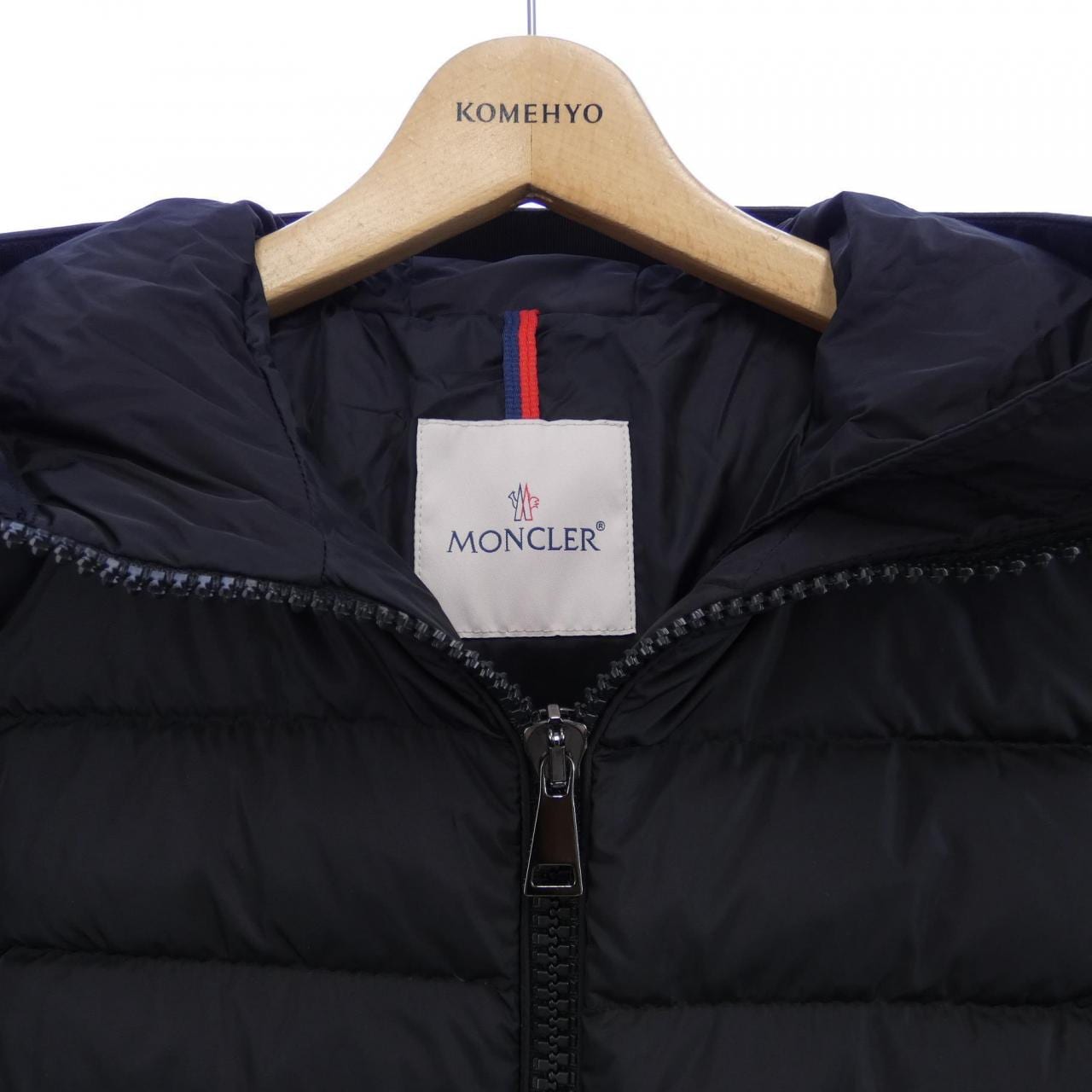 モンクレール MONCLER ダウンジャケット