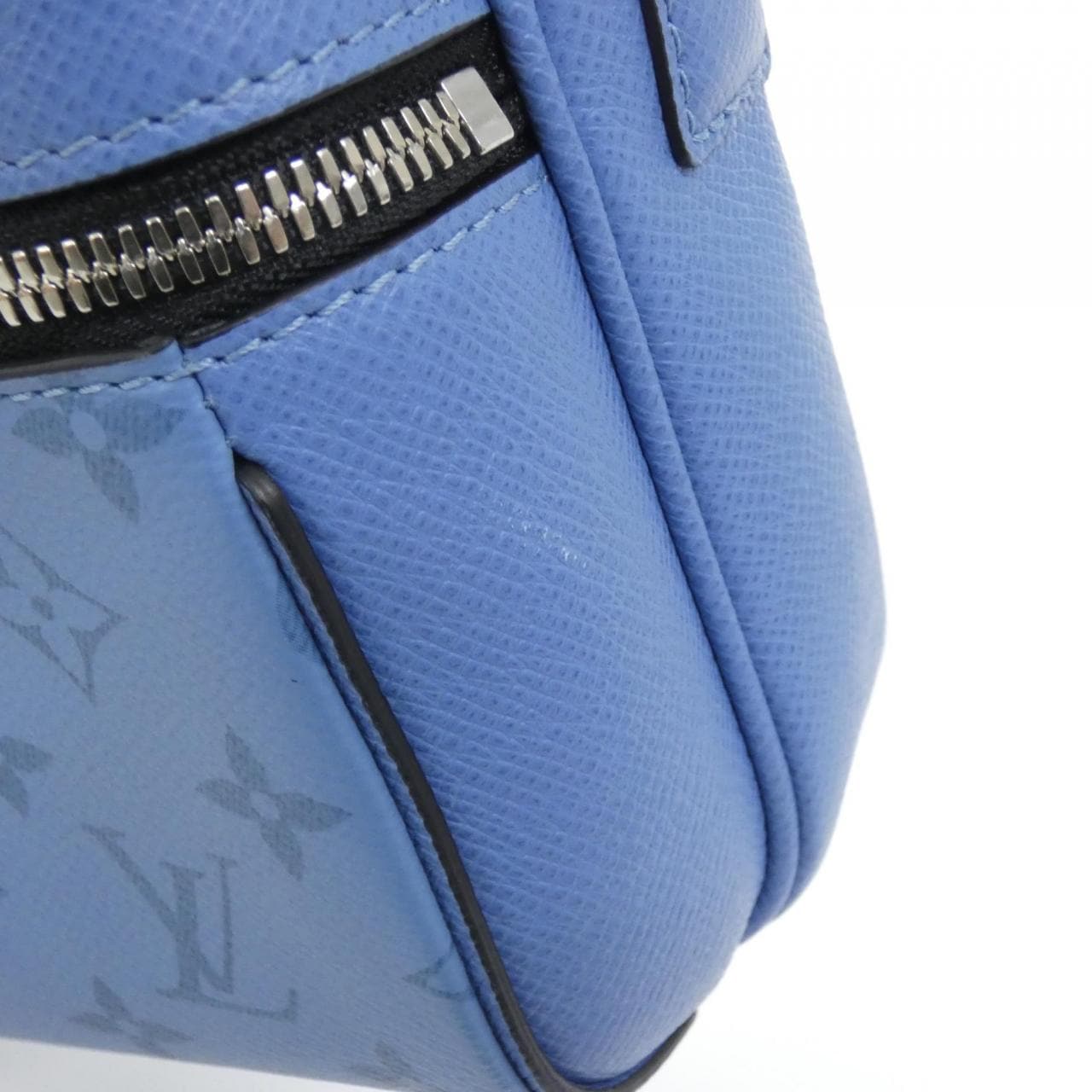 LOUIS VUITTON Taiga Llama 户外邮差包 M30749 单肩包