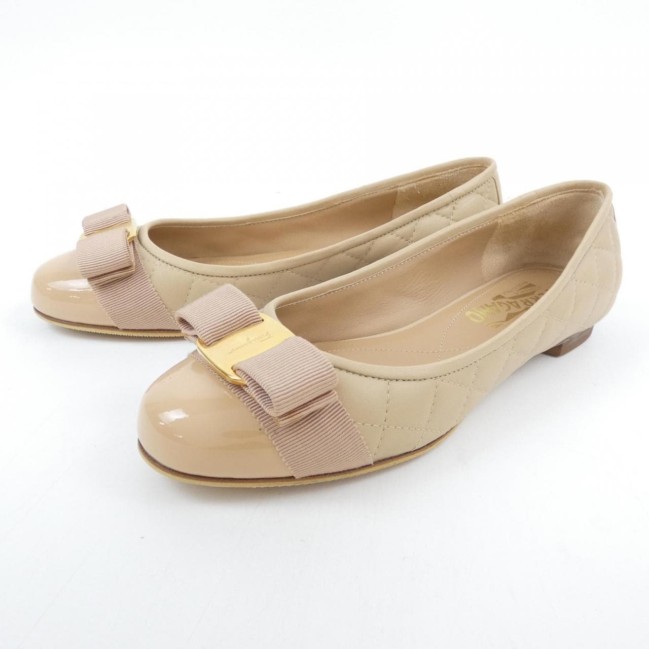 サルヴァトーレフェラガモ SALVATORE FERRAGAMO フラットシューズ