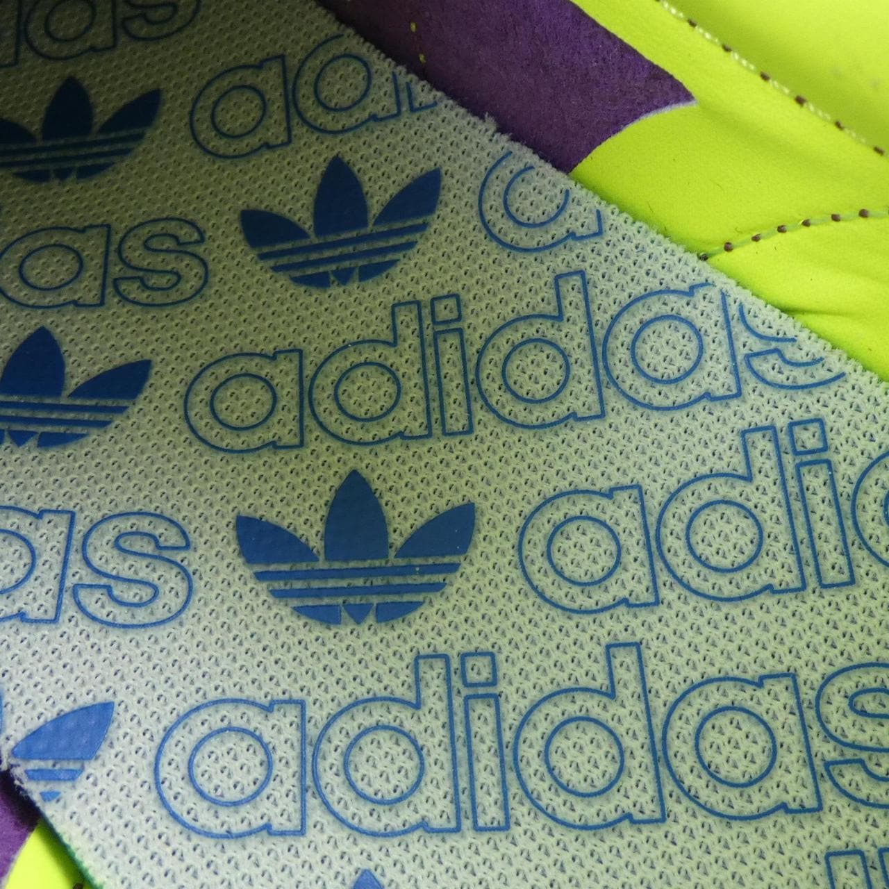 アディダス ADIDAS GW1398 スニーカー