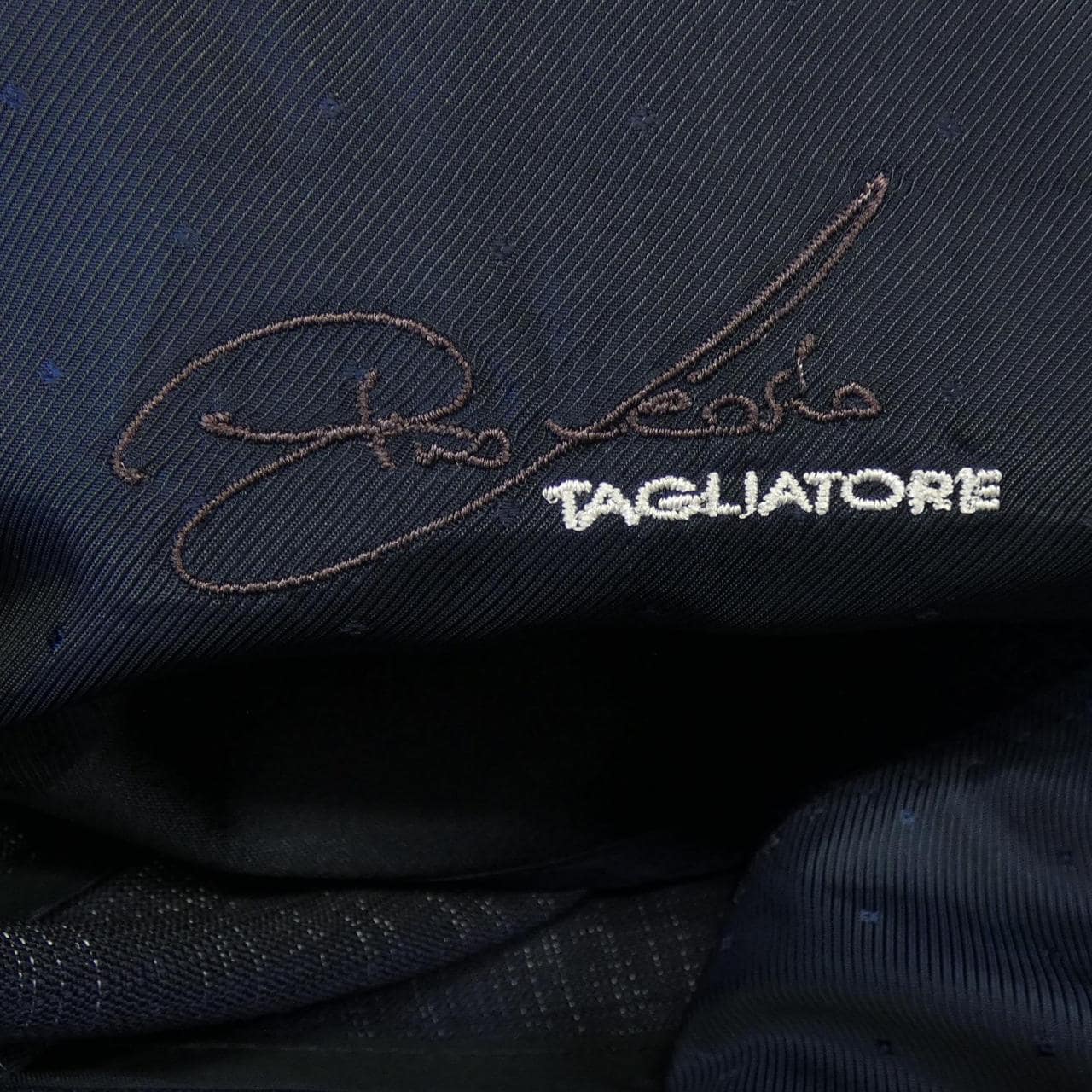 タリアトーレ TAGLIATORE スーツ