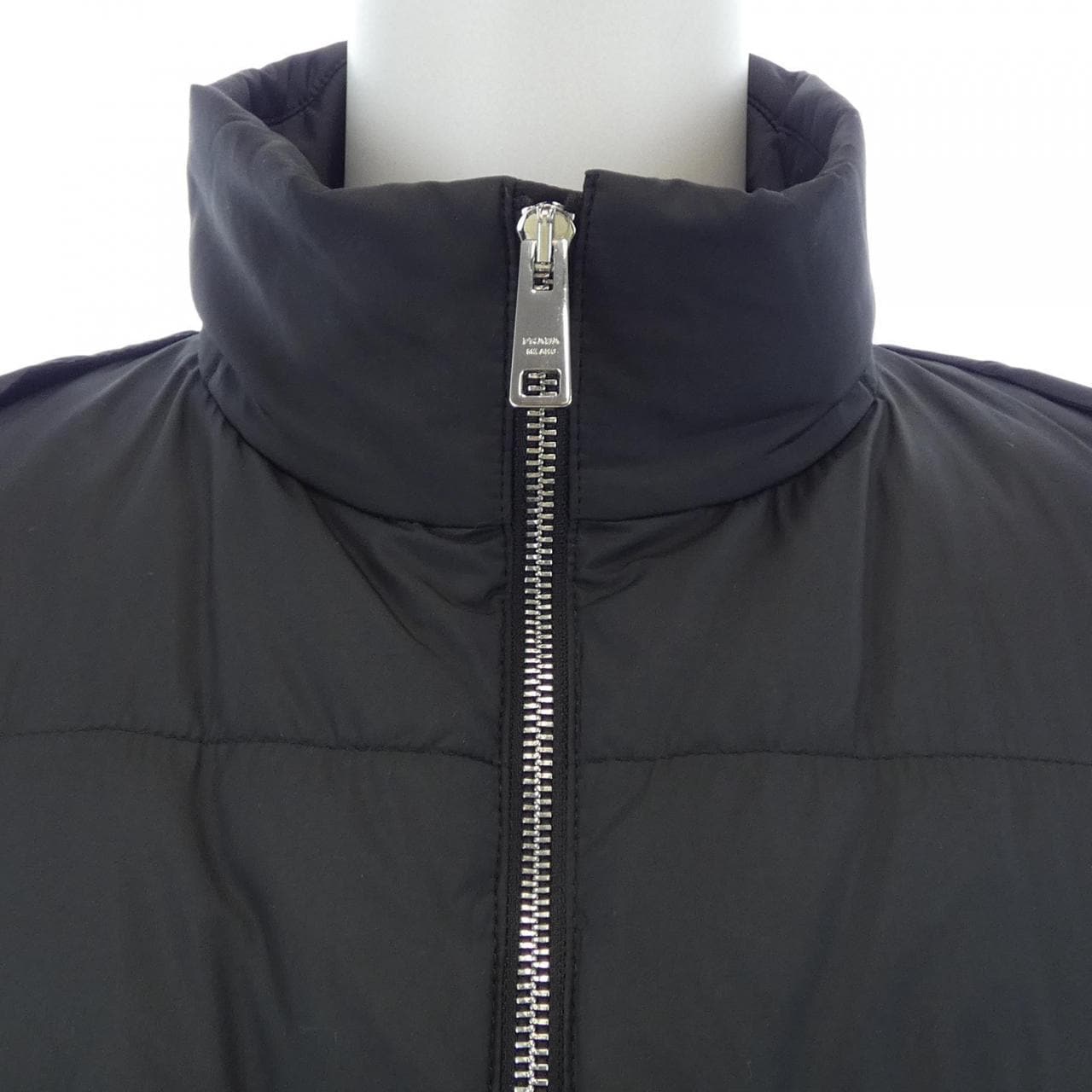 プラダ PRADA トライアングルロゴ ミディアムウェイト ポリエステル SGC403 S232 13IL ダウンジャケット