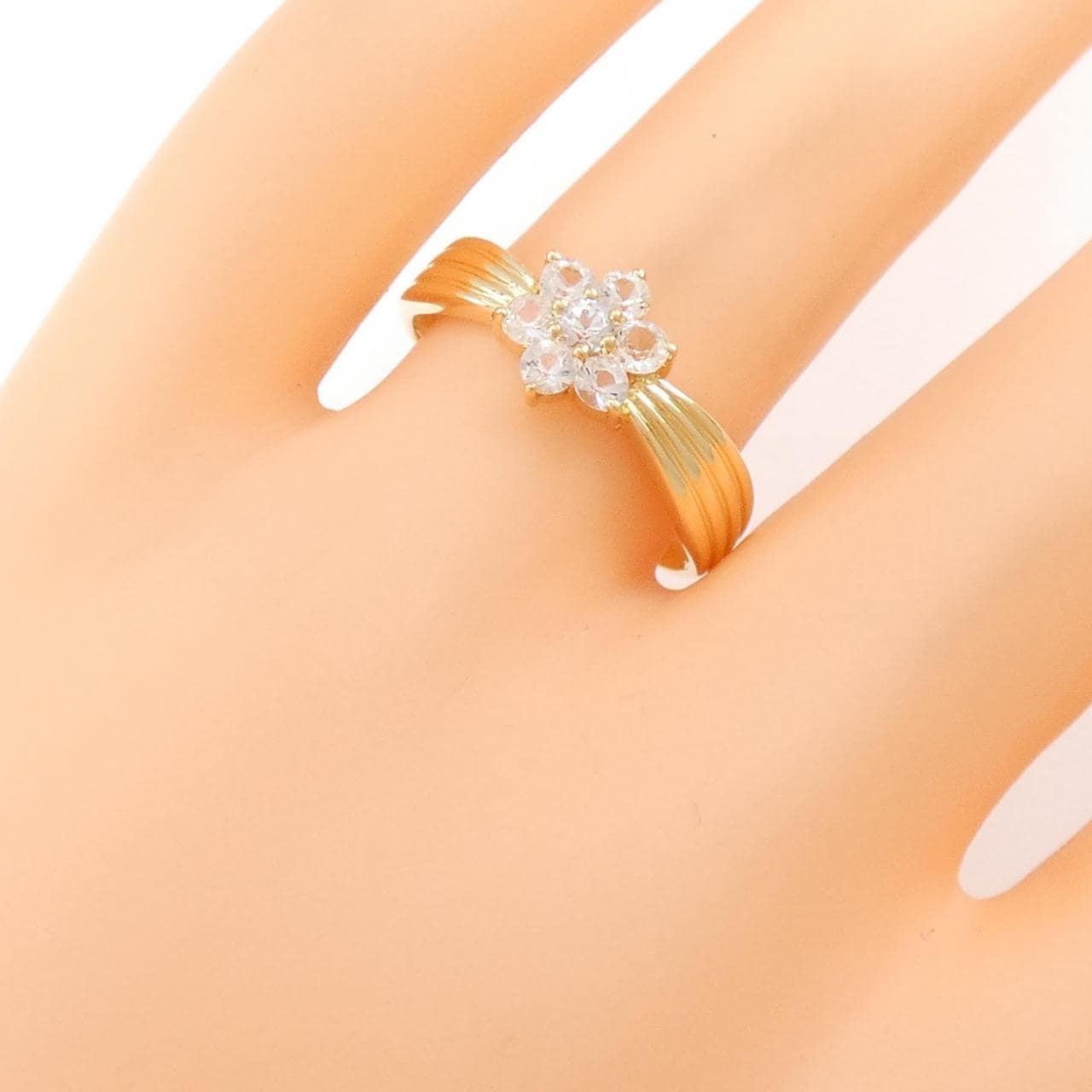 K18YG Flower White Sapphire Ring 0.30CT