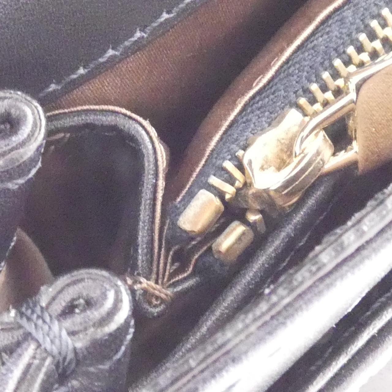 ヴァレンティノガラヴァーニ ショルダーバッグ