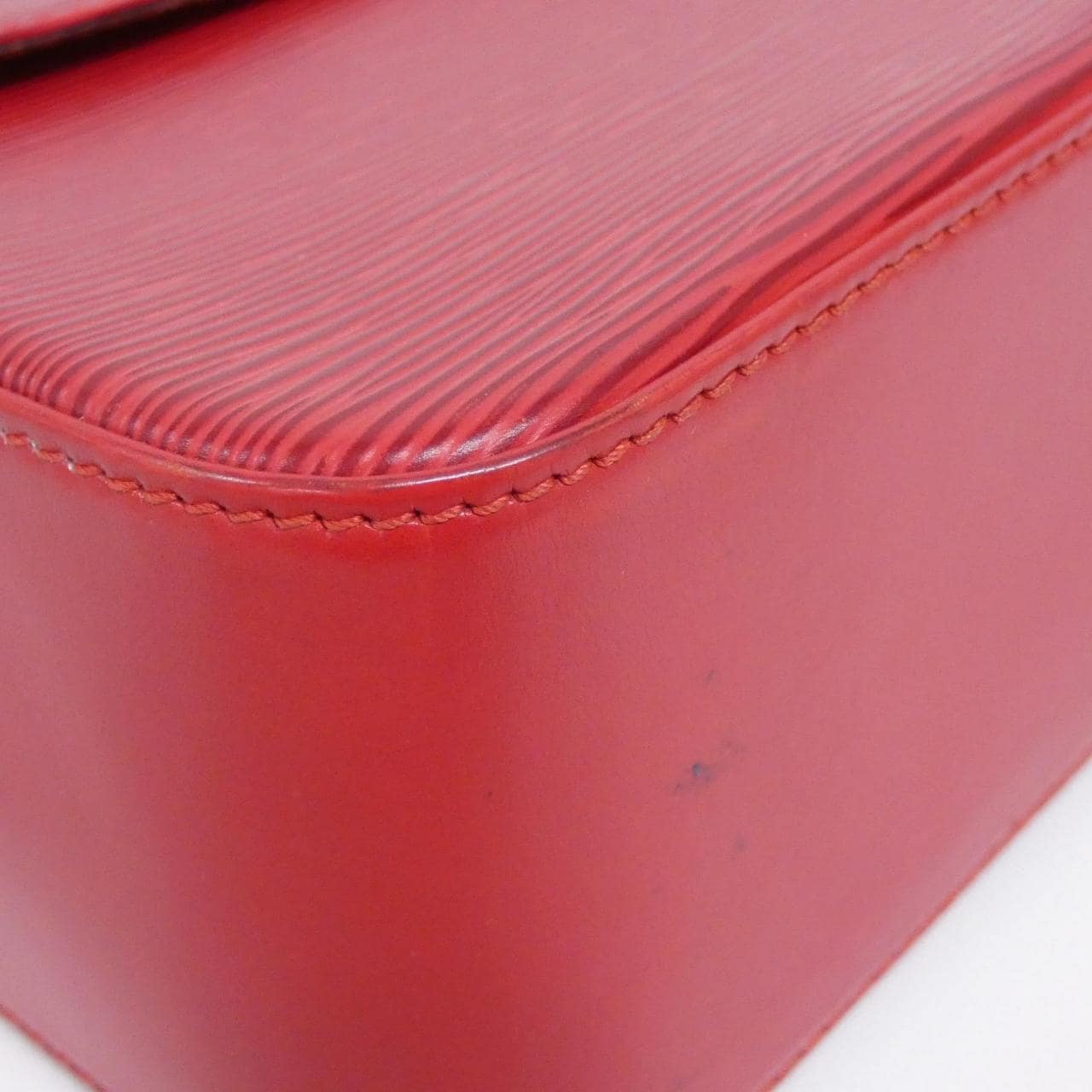 ルイヴィトン エピ ビュシ M52207 ショルダーバッグ