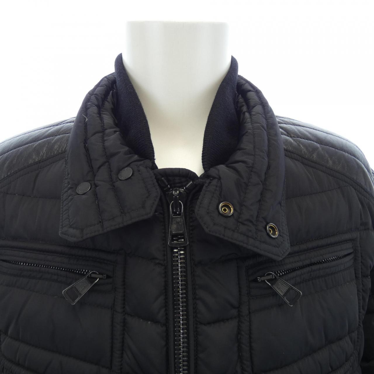 モンクレール MONCLER ダウンジャケット