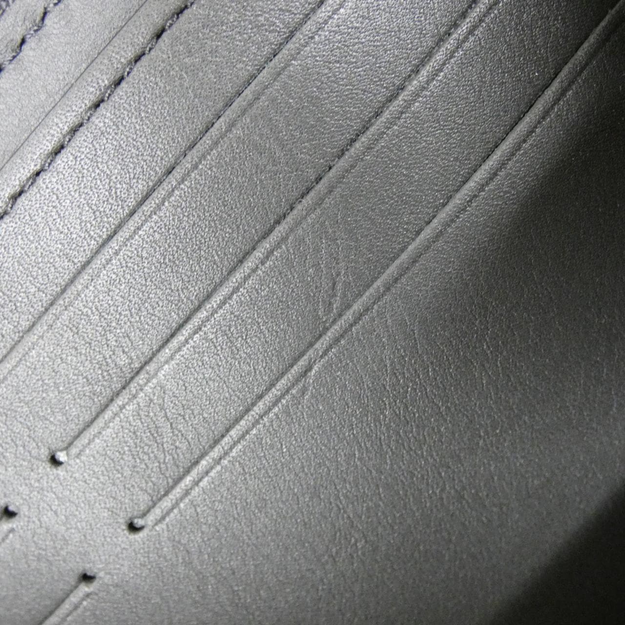 ルイヴィトン LVアエログラム ジッピー ウォレット ホリゾンタル M80334 財布