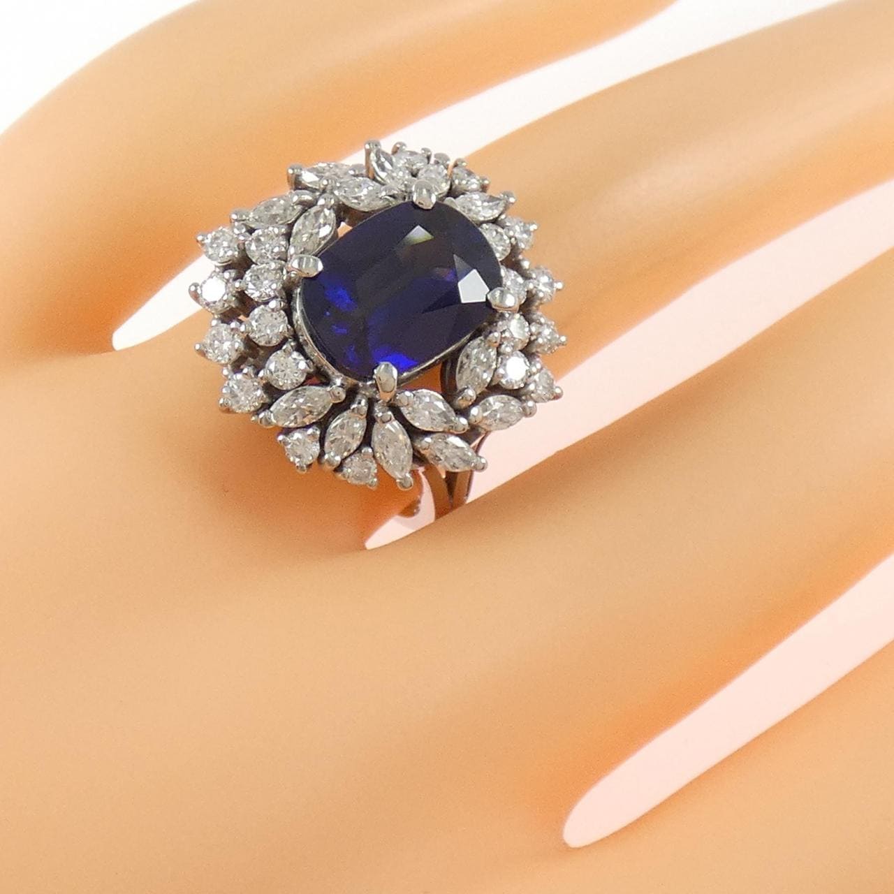 PT900 サファイヤ リング 3.38CT