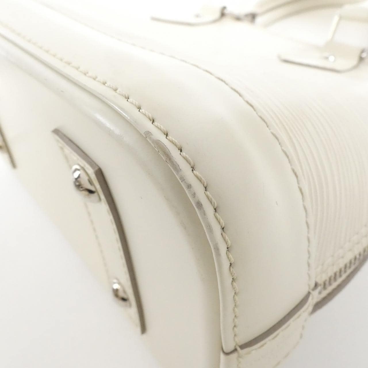 ルイヴィトン エピ アルマBB M4085J バッグ