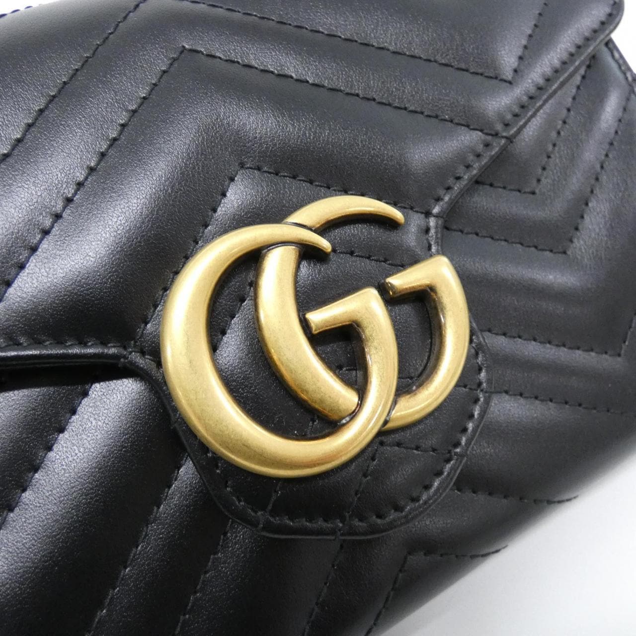 グッチ GG MARMONT 474575 DTD1T ショルダーバッグ