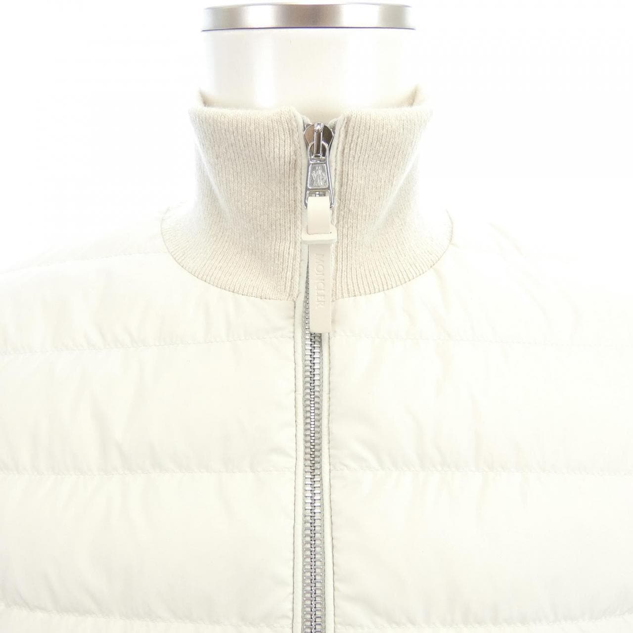 モンクレール MONCLER 20919B00004 ダウンジャケット