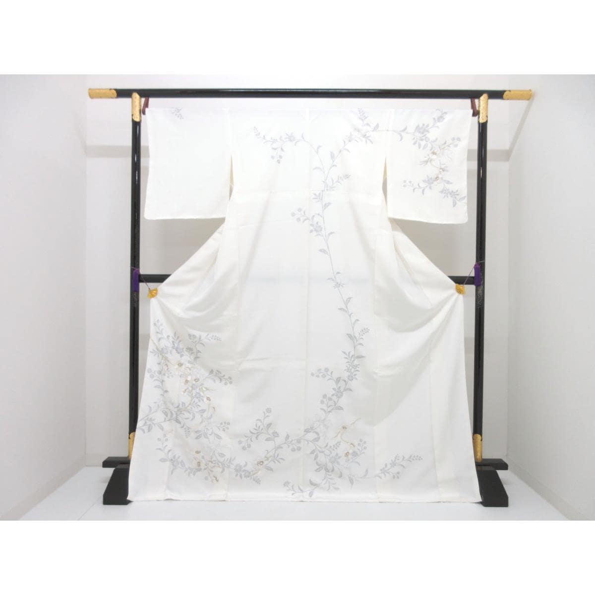 【未使用品】訪問着　銀彩加工刺繍入り