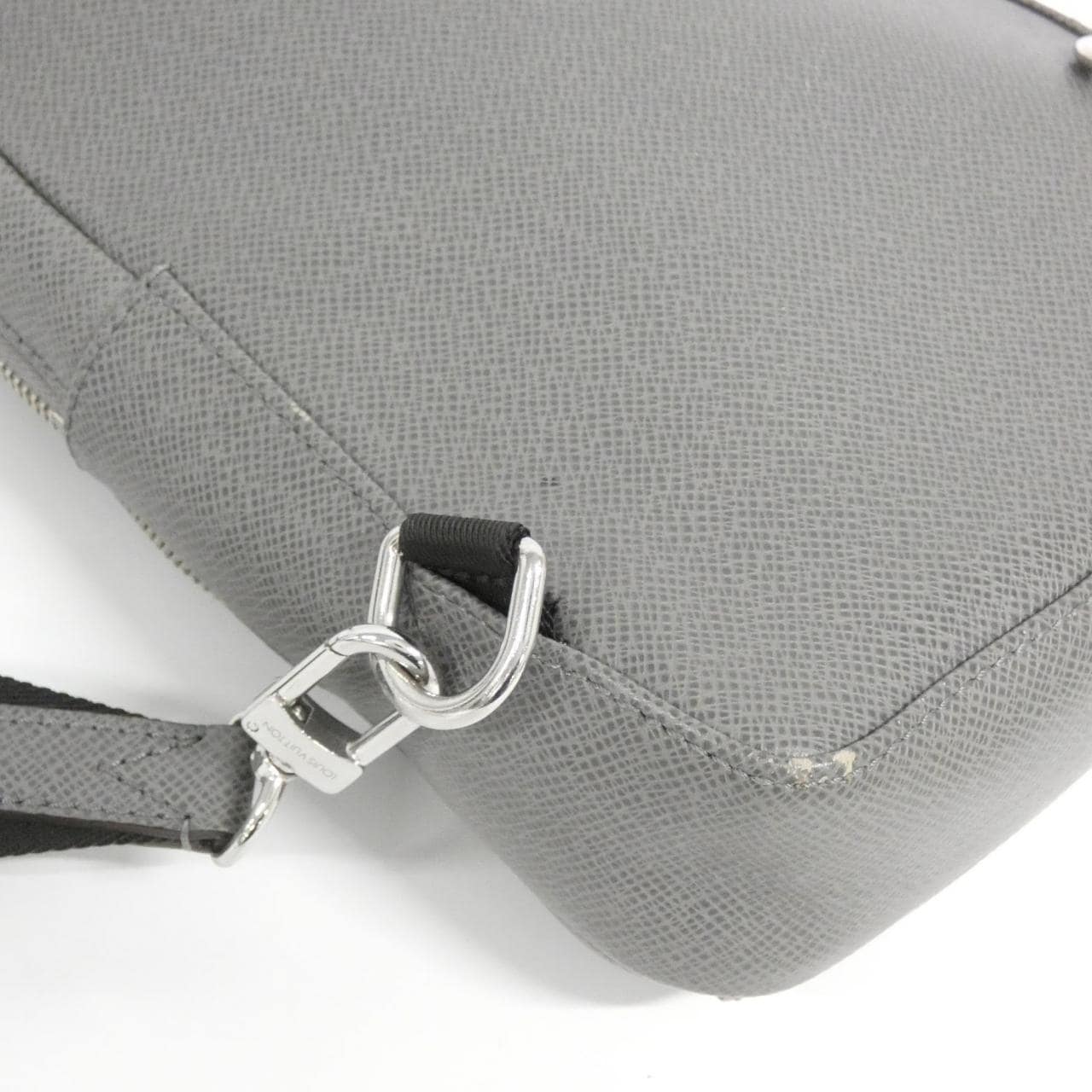 ルイヴィトン タイガ アヴェニュー スリングバッグ M30801 バッグ