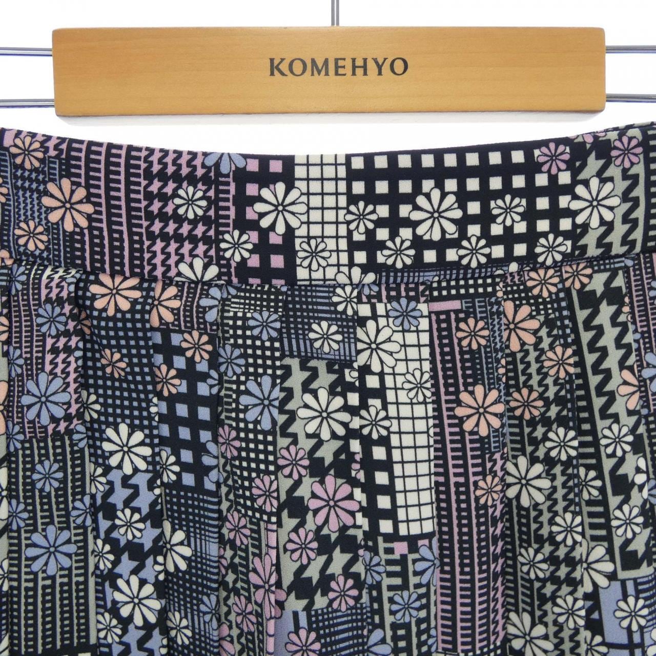 ヴェルサーチェ VERSACE スカート