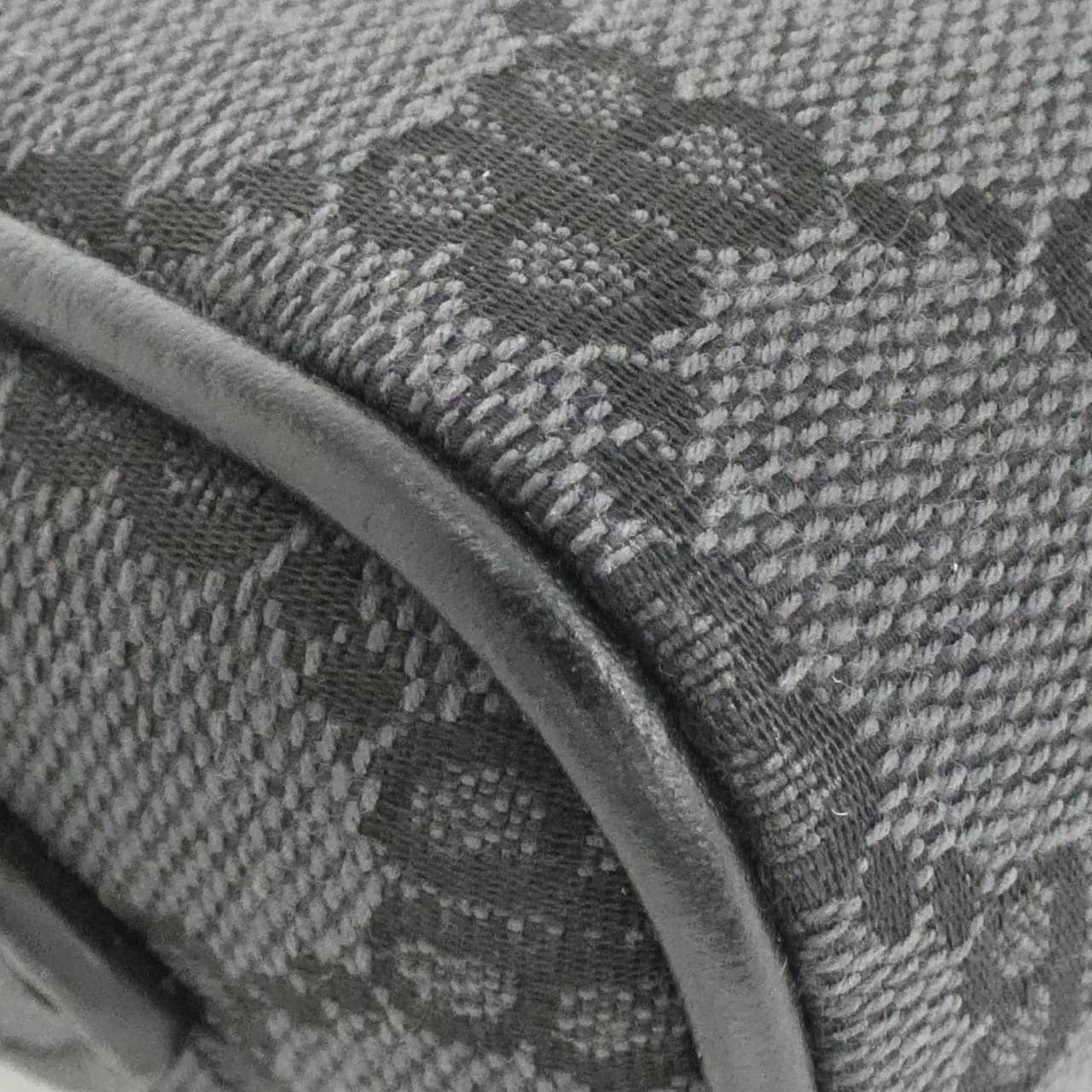 バレンシアガ ハッカー カメラ バッグ 680128 2103X ショルダーバッグ