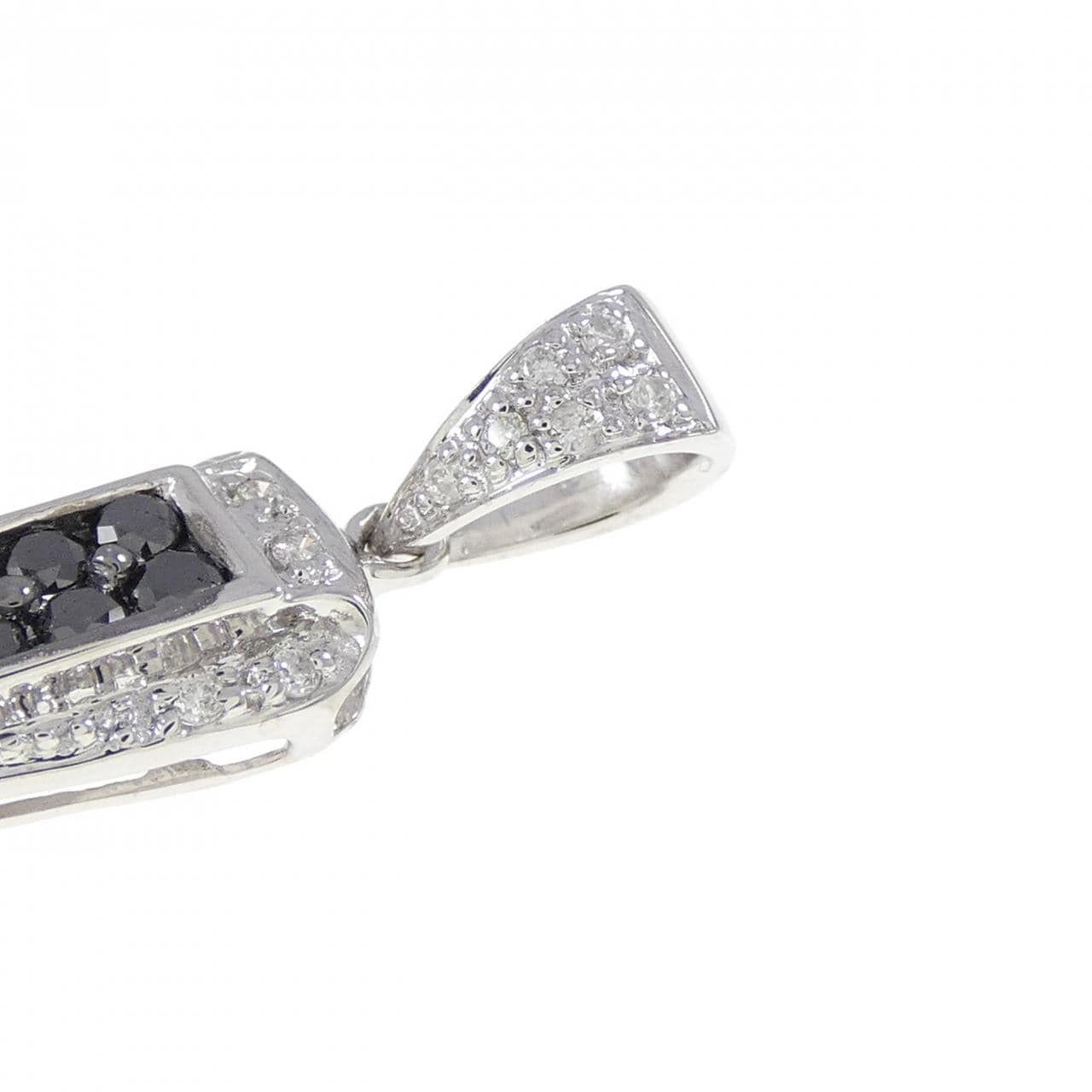 K18WG/K18BG クロス ダイヤモンド ペンダント 2.00CT