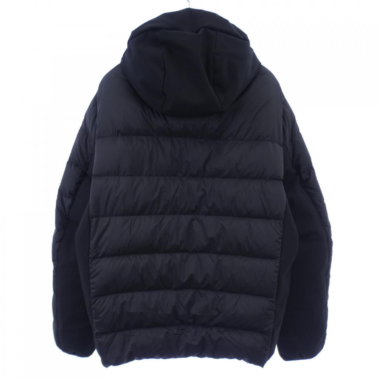 モンクレール MONCLER ダウンジャケット