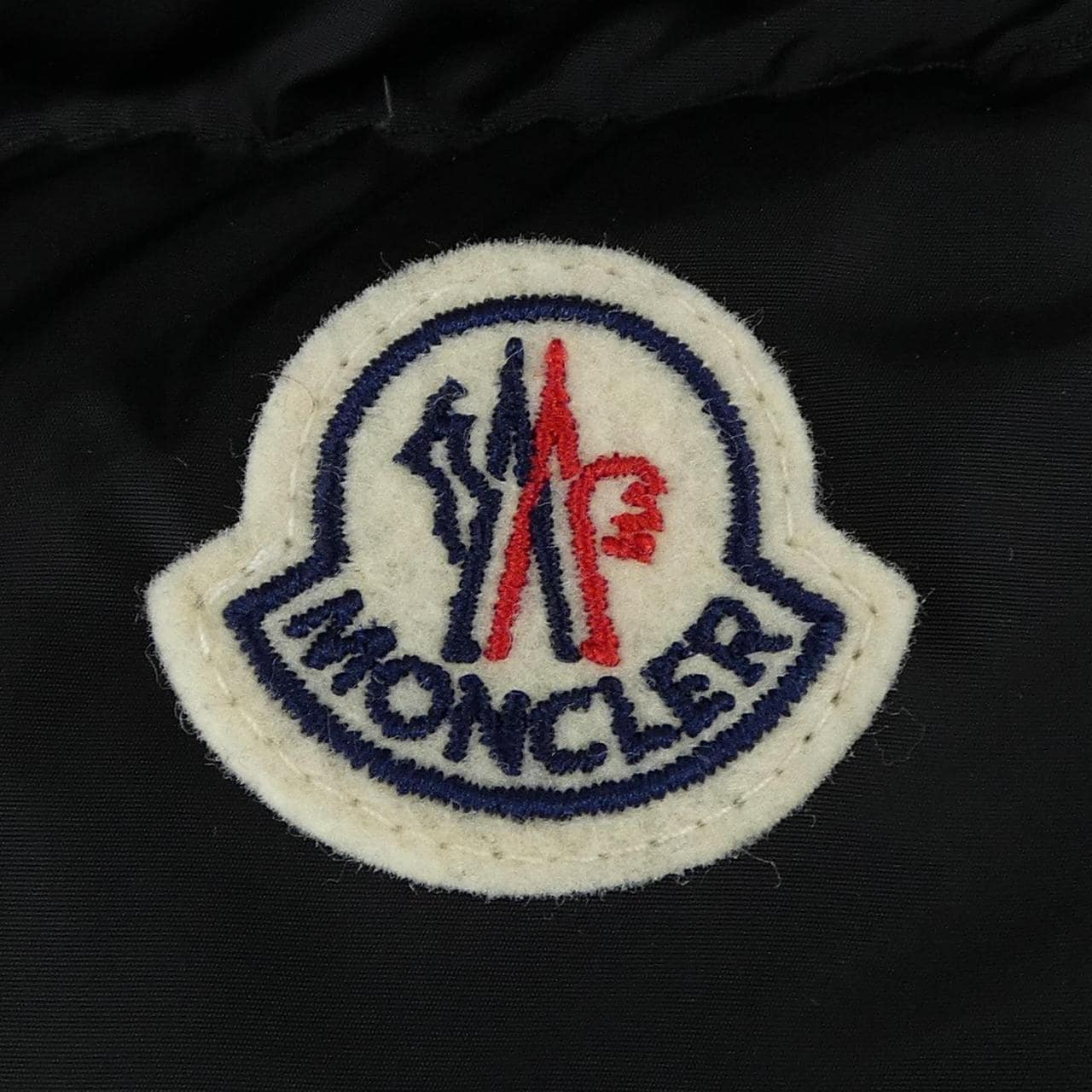 モンクレール MONCLER AVOCE ダウンジャケット