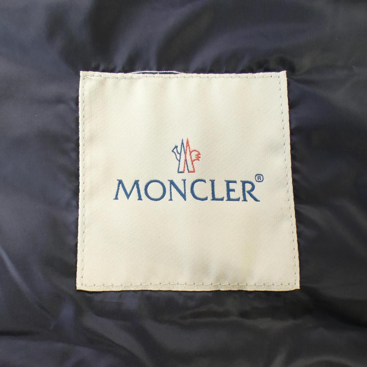 モンクレール MONCLER ダウンジャケット