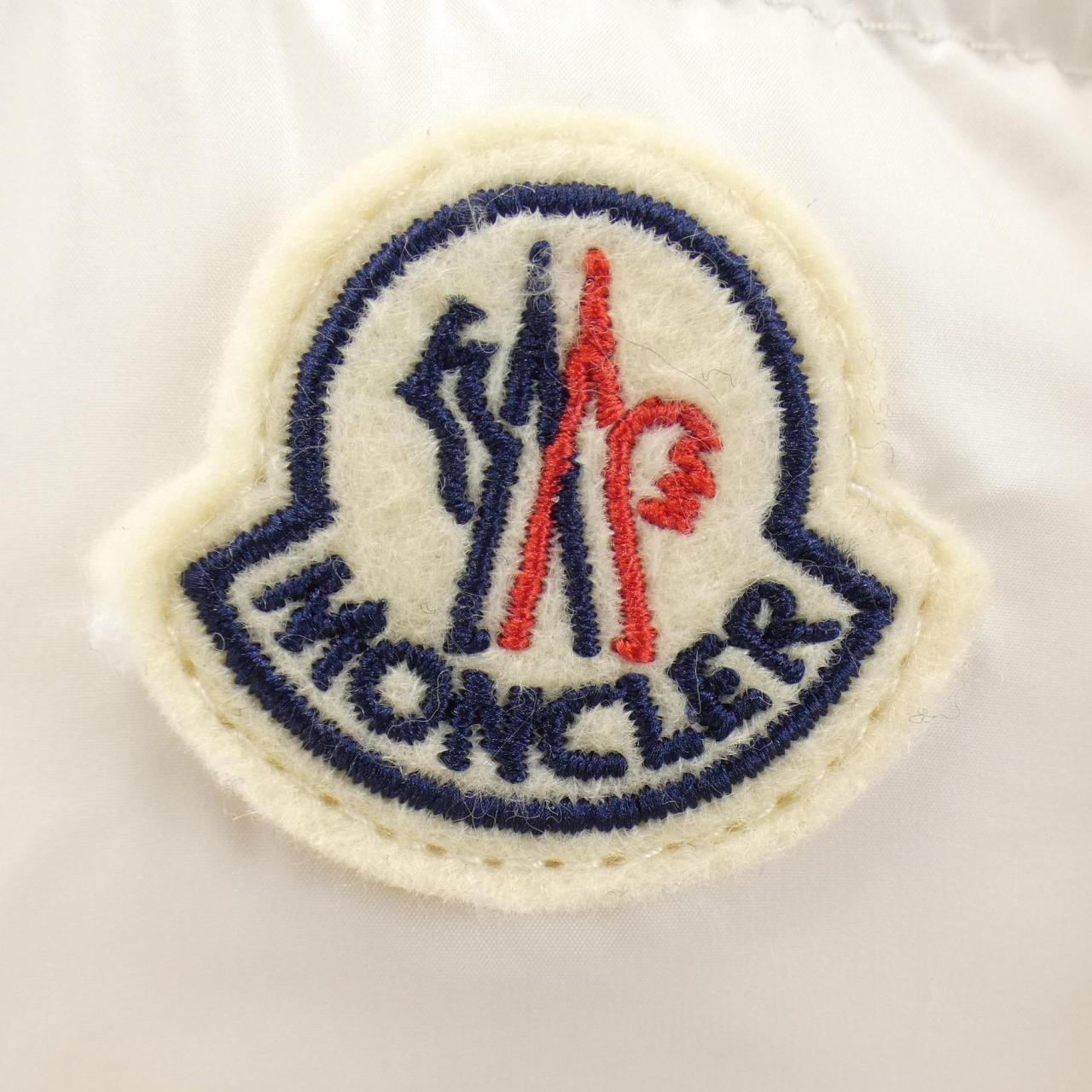 モンクレール MONCLER ダウンジャケット