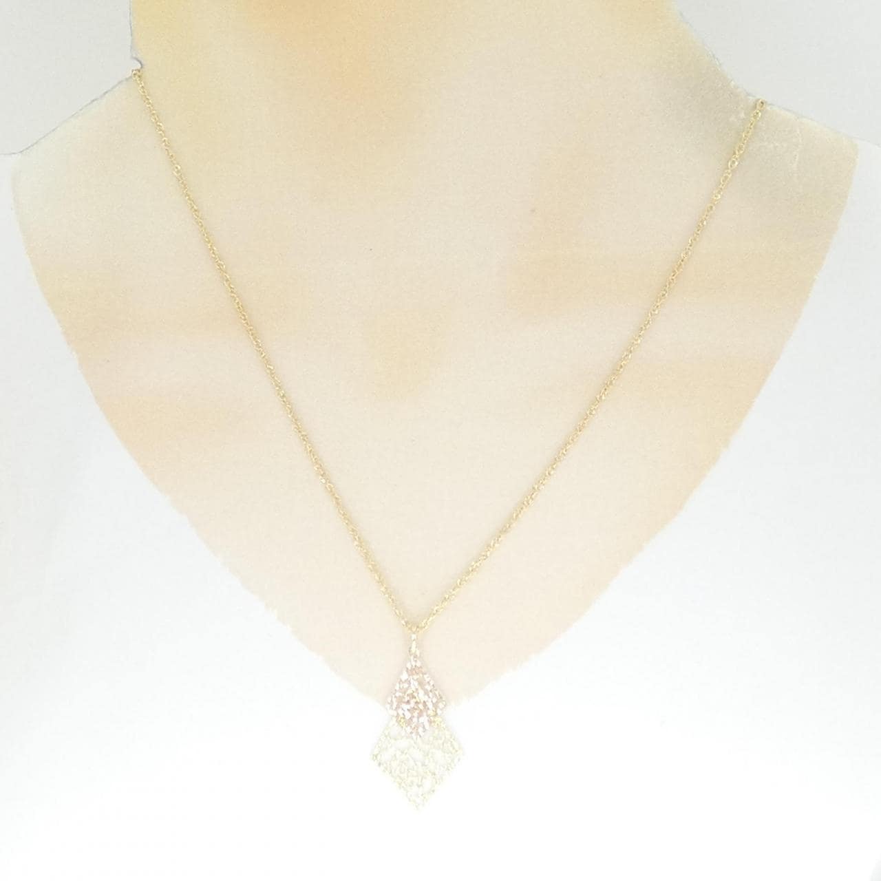 K18YG necklace