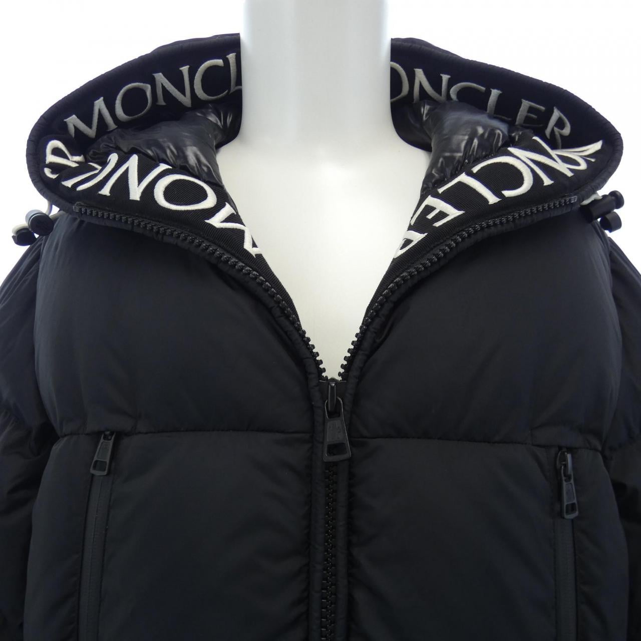 モンクレール MONCLER ダウンジャケット