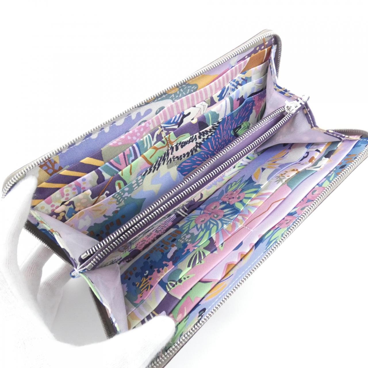 エルメス EN LIBERTE シルク イン クラシック 084387CK 財布