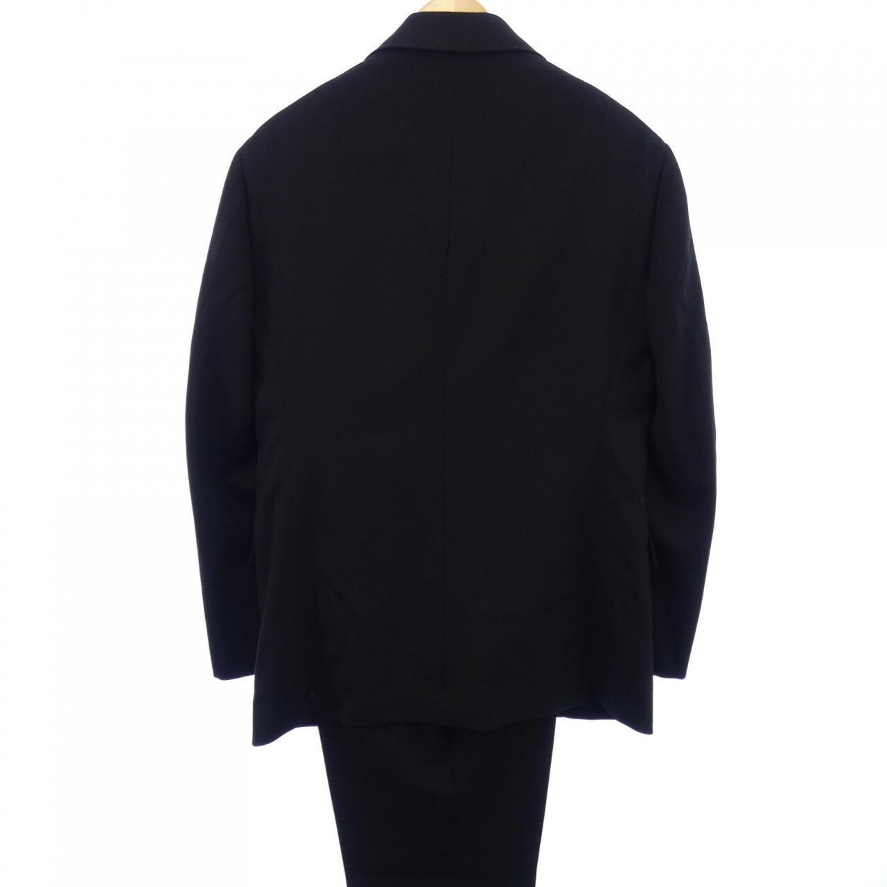 ゴタイリク GOTAIRIKU スーツ