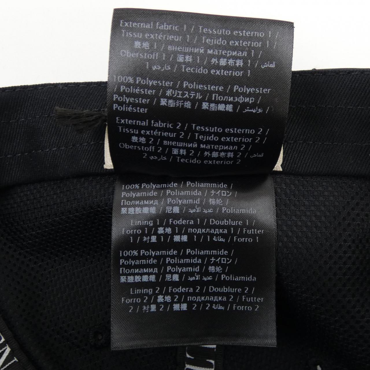 ヴァレンティノ VALENTINO キャップ