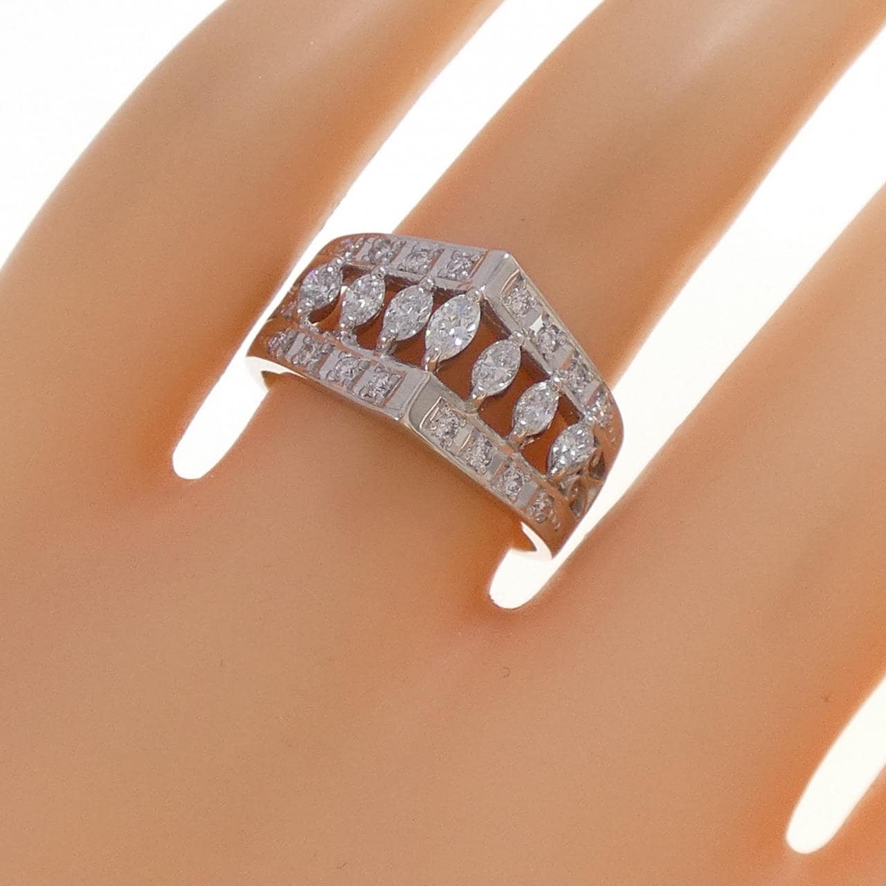 PT900 Diamond ring 0.59CT