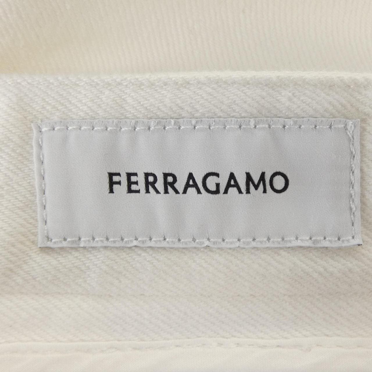 フェラガモ FERRAGAMO 13C455 P パンツ