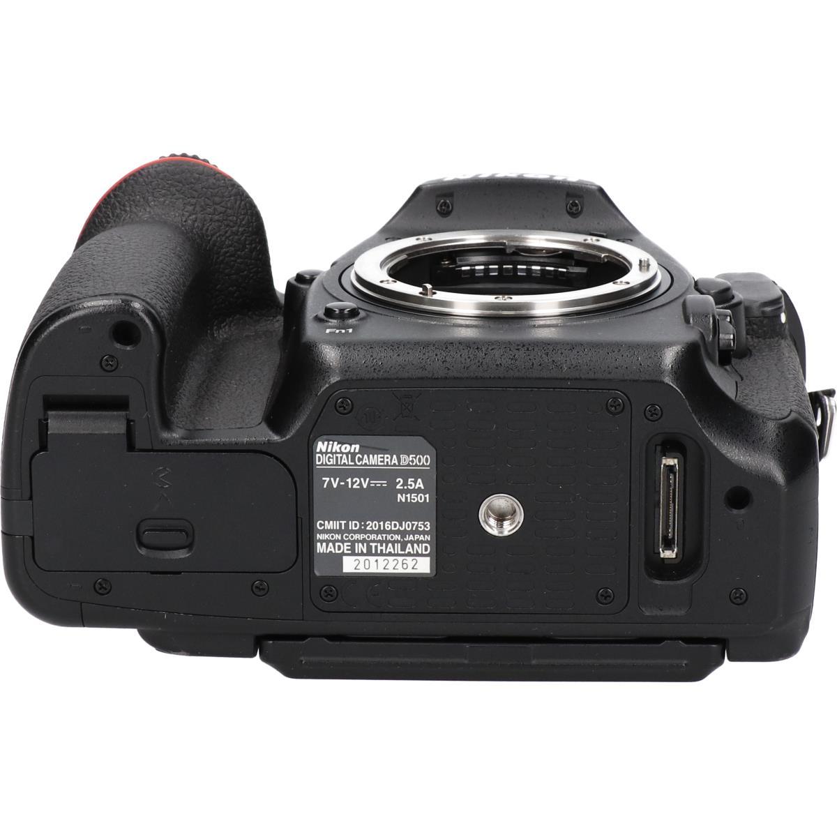 NIKON D500