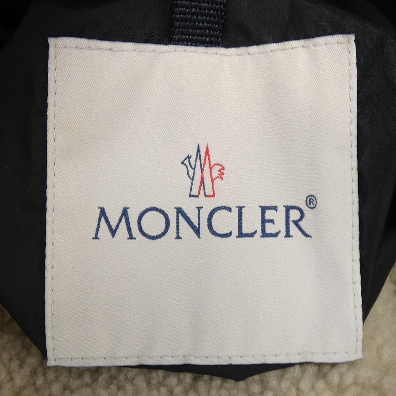 モンクレール MONCLER ダウンジャケット