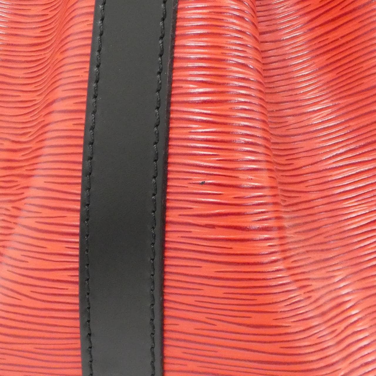 ルイヴィトン エピ プチ ノエ M44172 ショルダーバッグ