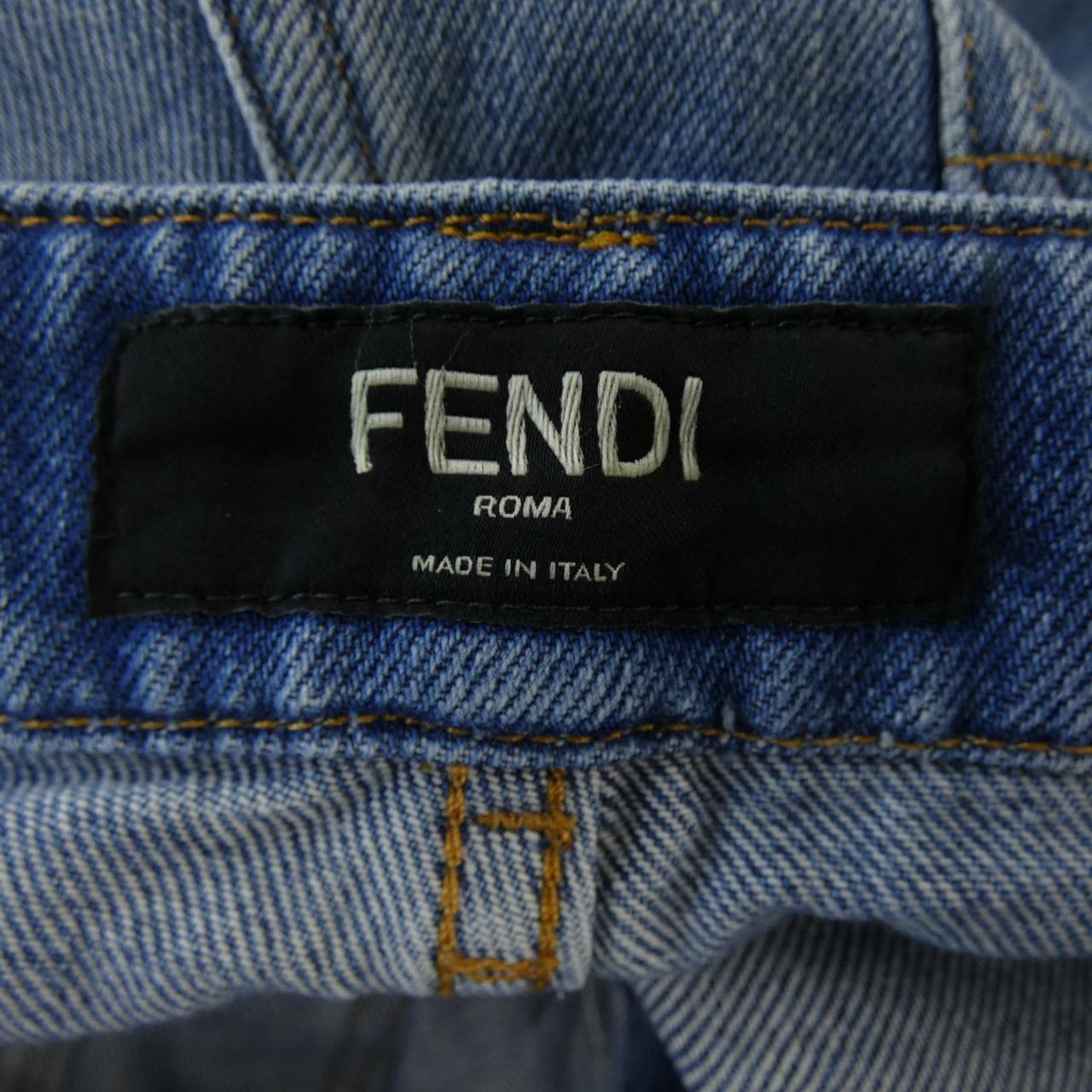 フェンディ FENDI ショートパンツ