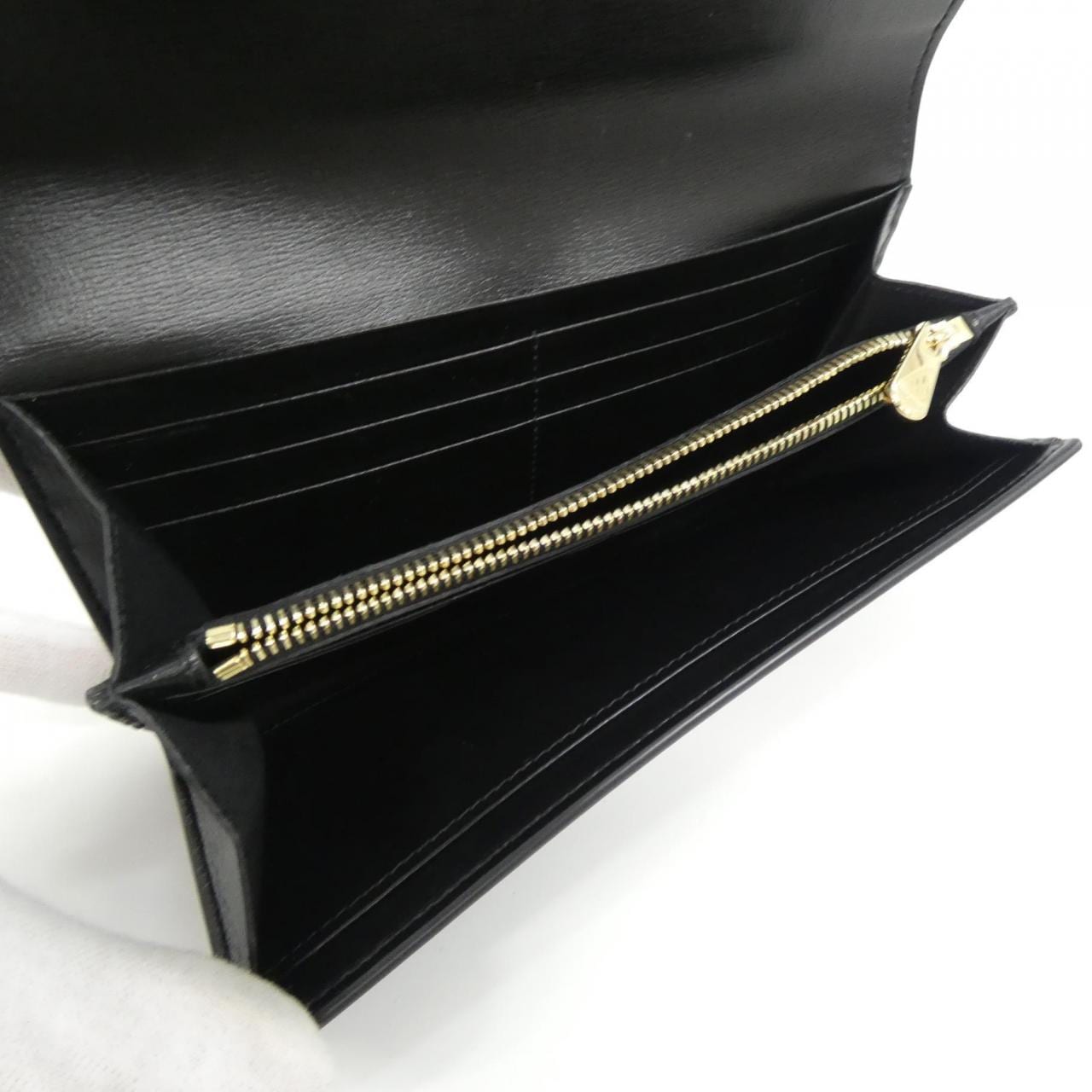 サルヴァトーレフェラガモ 22 E008 財布