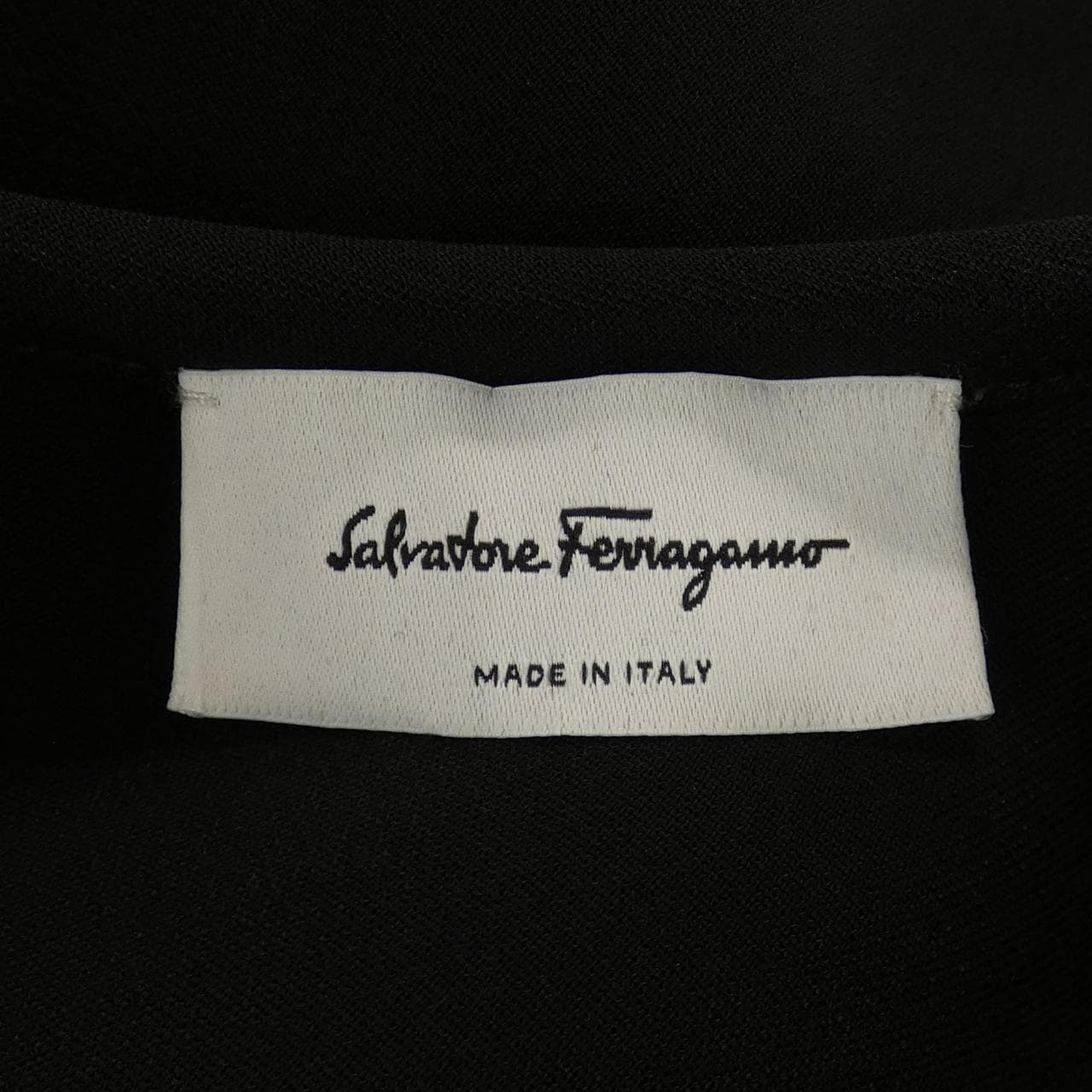 サルヴァトーレフェラガモ SALVATORE FERRAGAMO 13 A582 トップス