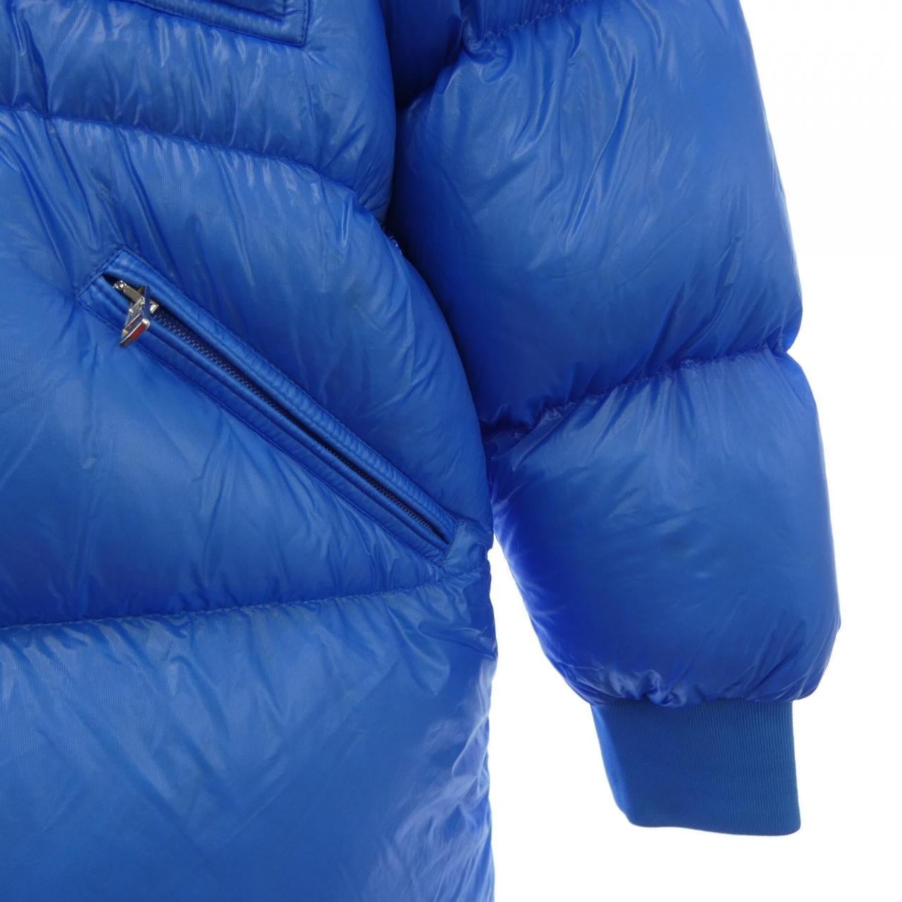 モンクレール MONCLER ダウンジャケット
