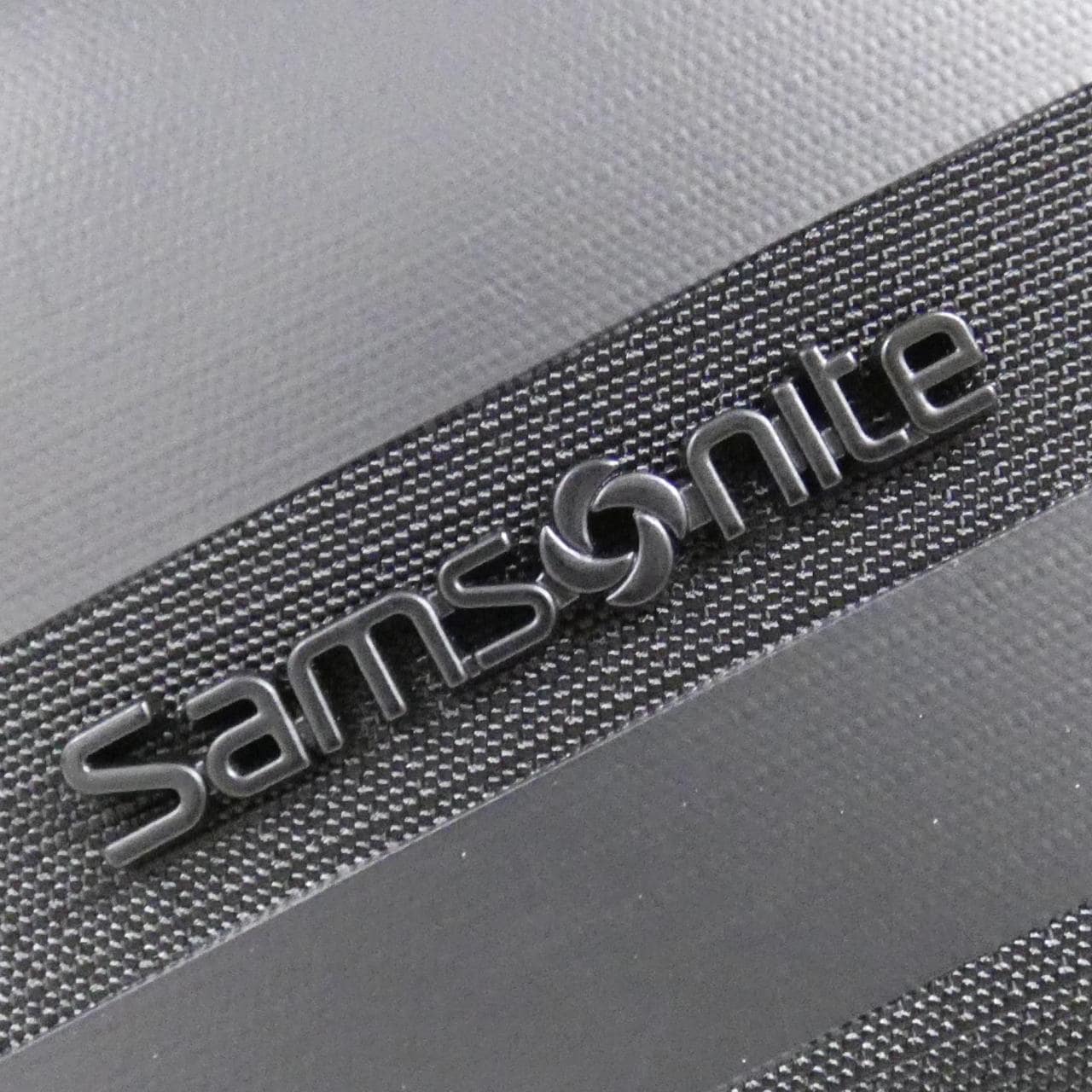 【新品】サムソナイト BIZ2GO CROSSOVER 4.0L 142141 ショルダーバッグ